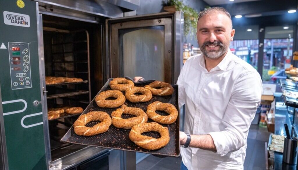 Simit and cheese Mo - Boulevard Zuid -oven 2 - de Buik van Rotterdam-2